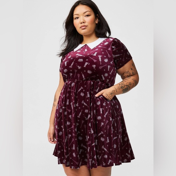 torrid Dresses & Skirts - Torrid Disney hocus pocus 1x Dress with pockets